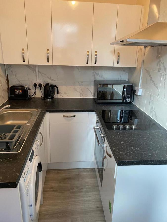 Excellent And Amazing Apartment With Private Parking Джиллінгем Екстер'єр фото