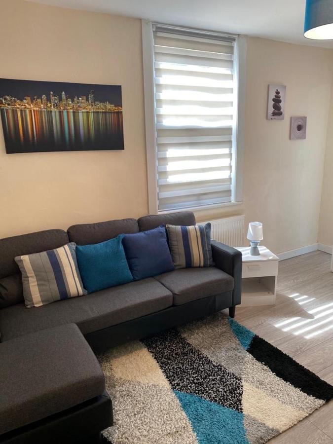 Excellent And Amazing Apartment With Private Parking Джиллінгем Екстер'єр фото
