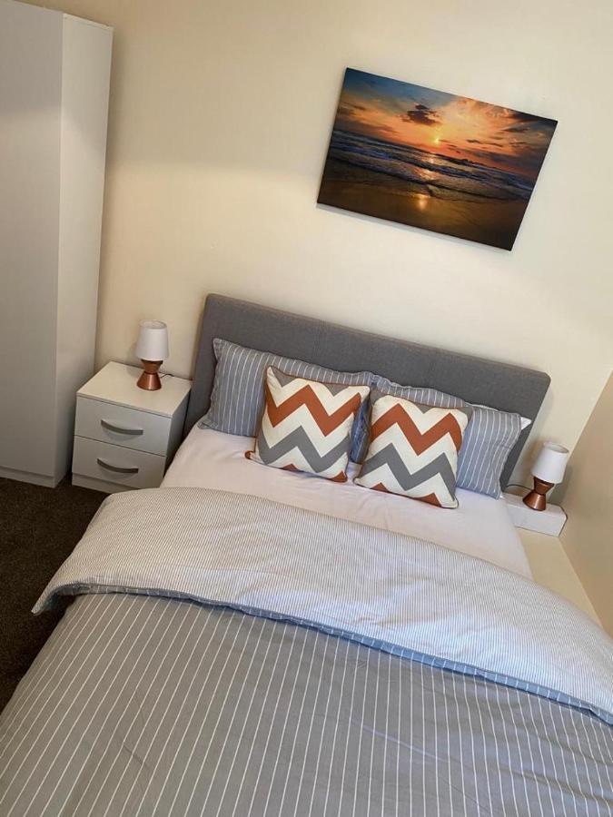 Excellent And Amazing Apartment With Private Parking Джиллінгем Екстер'єр фото